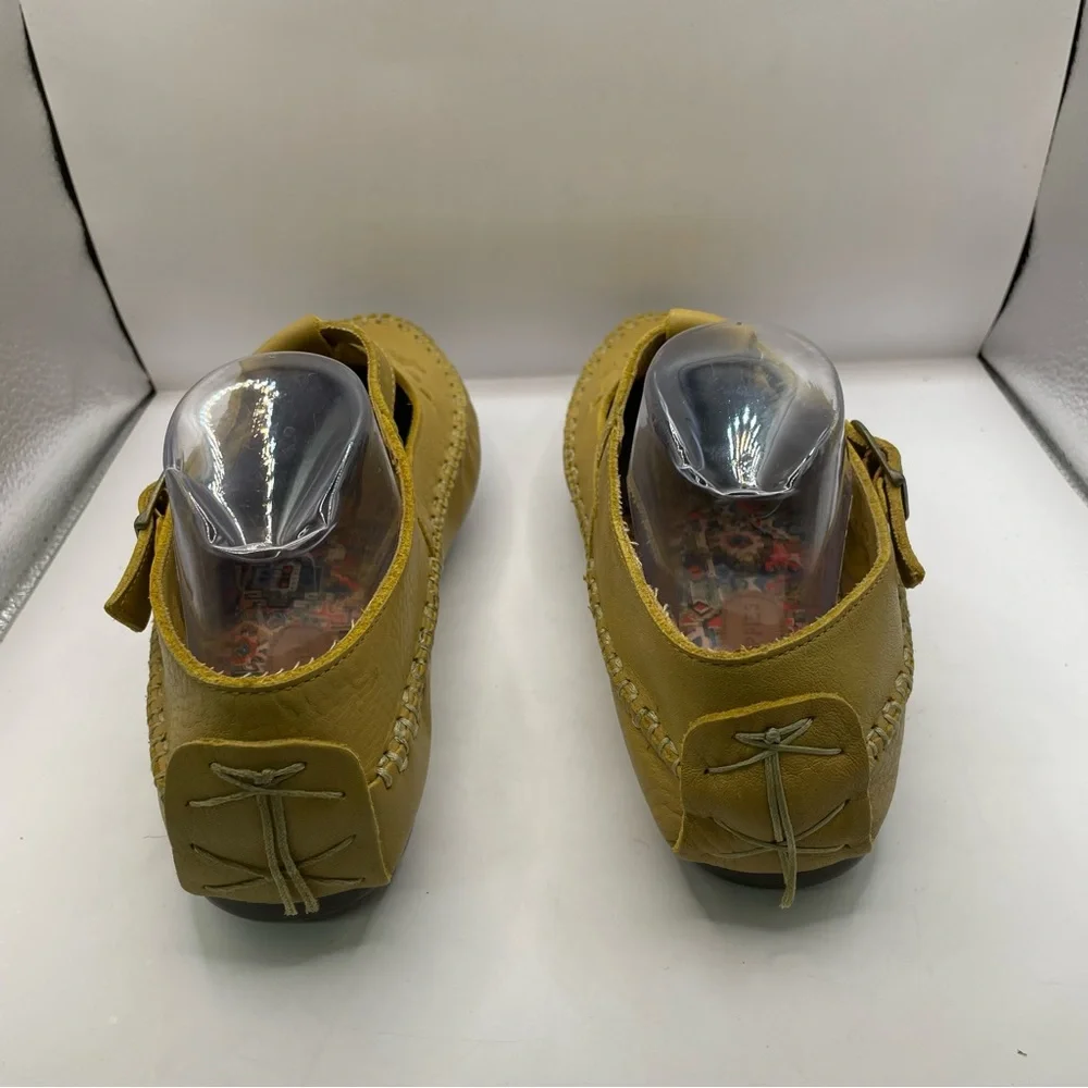 NWOB Hush Puppies Leather Moccasin Casual Comfort Strap Women’s Yellow size 11W - Picture 3 of 6